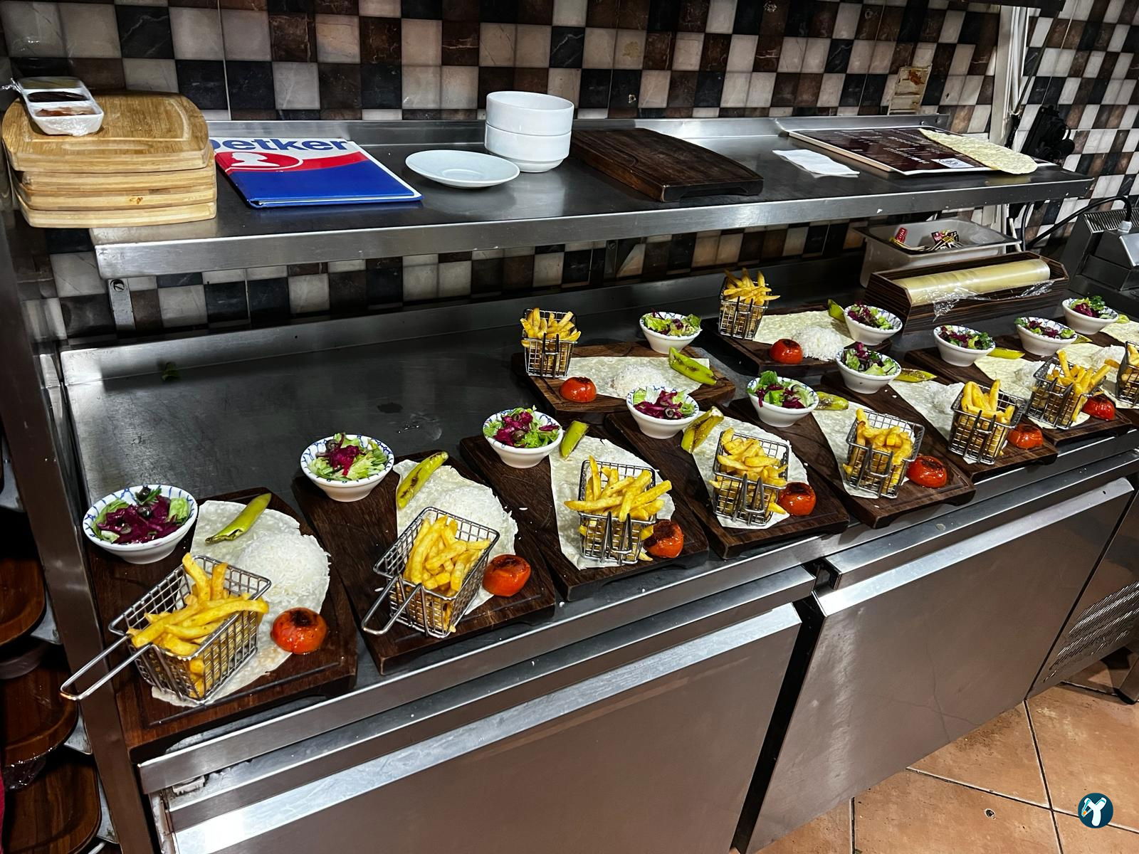 Loja Cafe & Restaurant