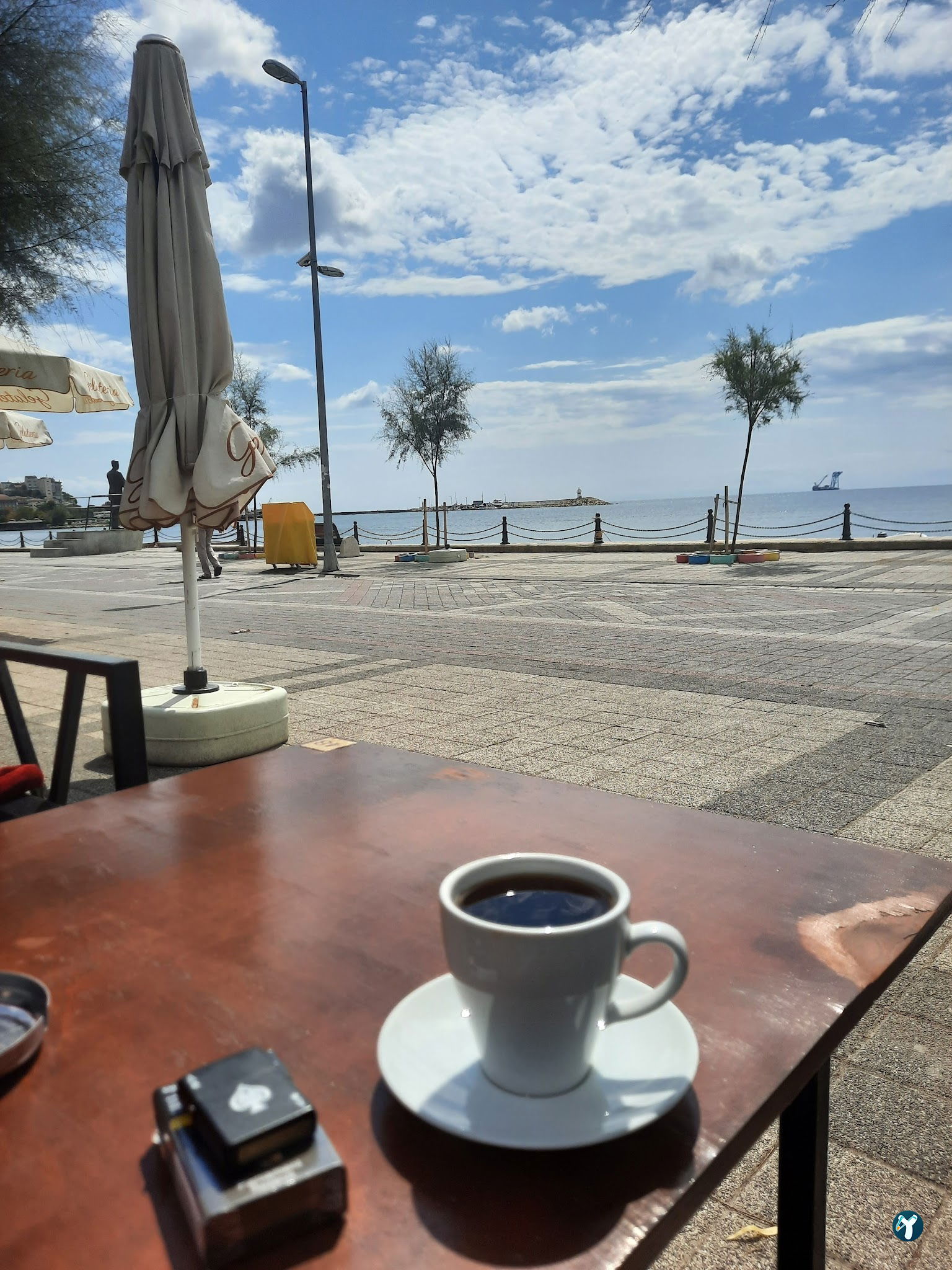 Loja Cafe & Restaurant