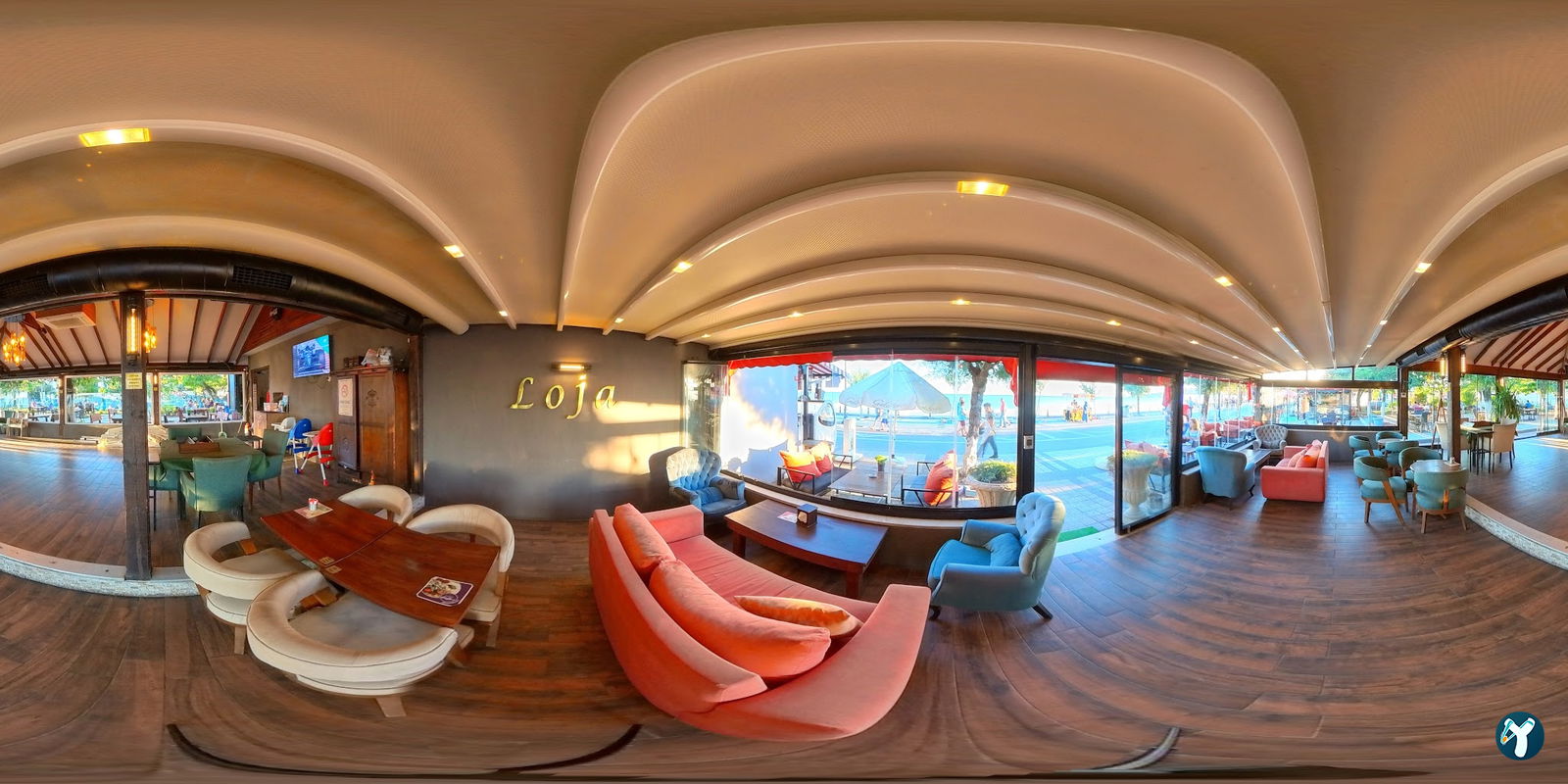 Loja Cafe & Restaurant