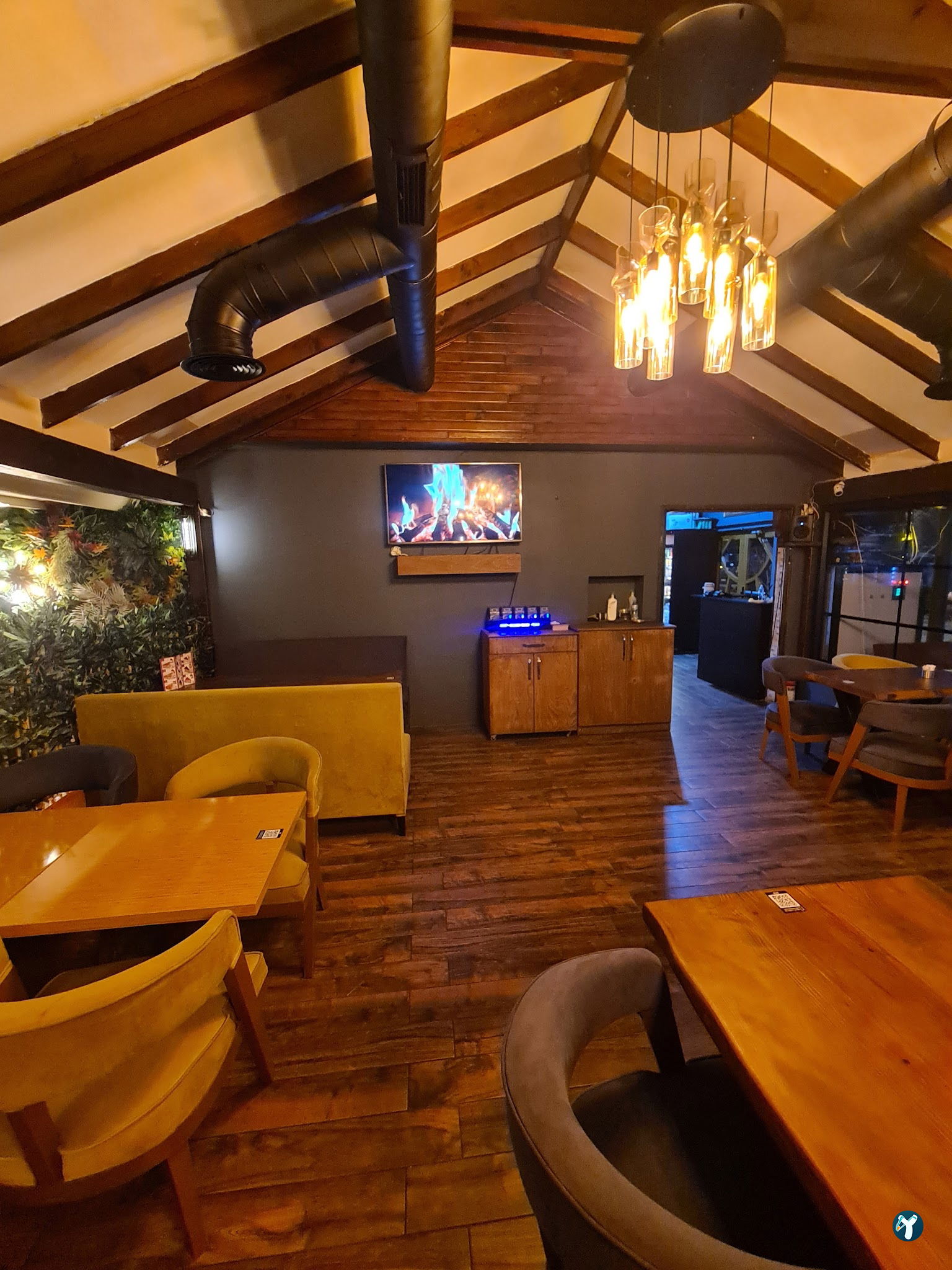 Loja Cafe & Restaurant