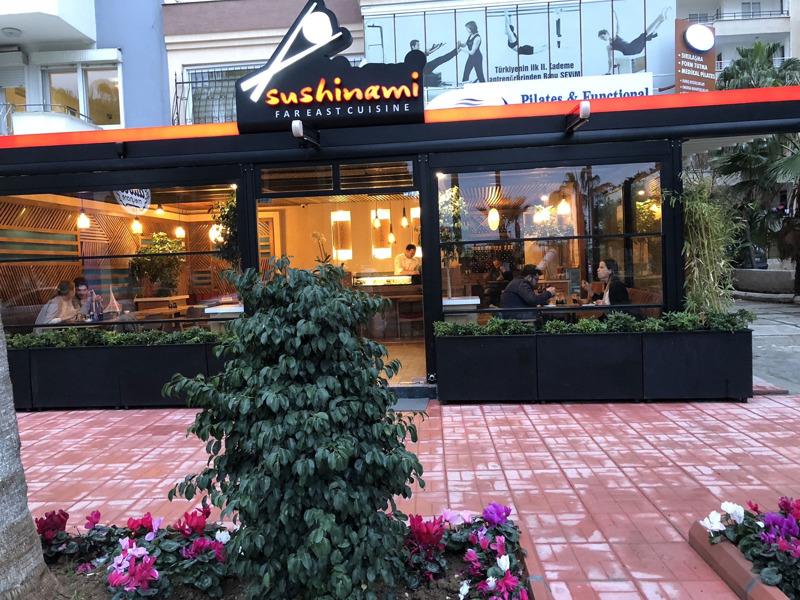 Sushinami Far East Cuisine