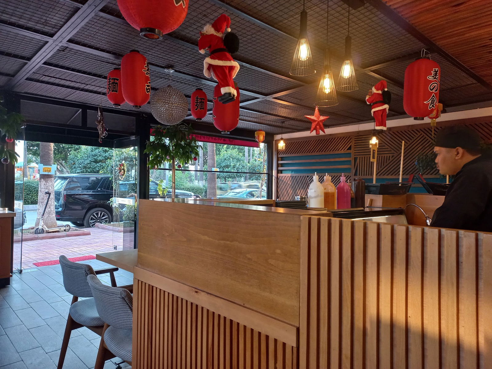 Sushinami Far East Cuisine