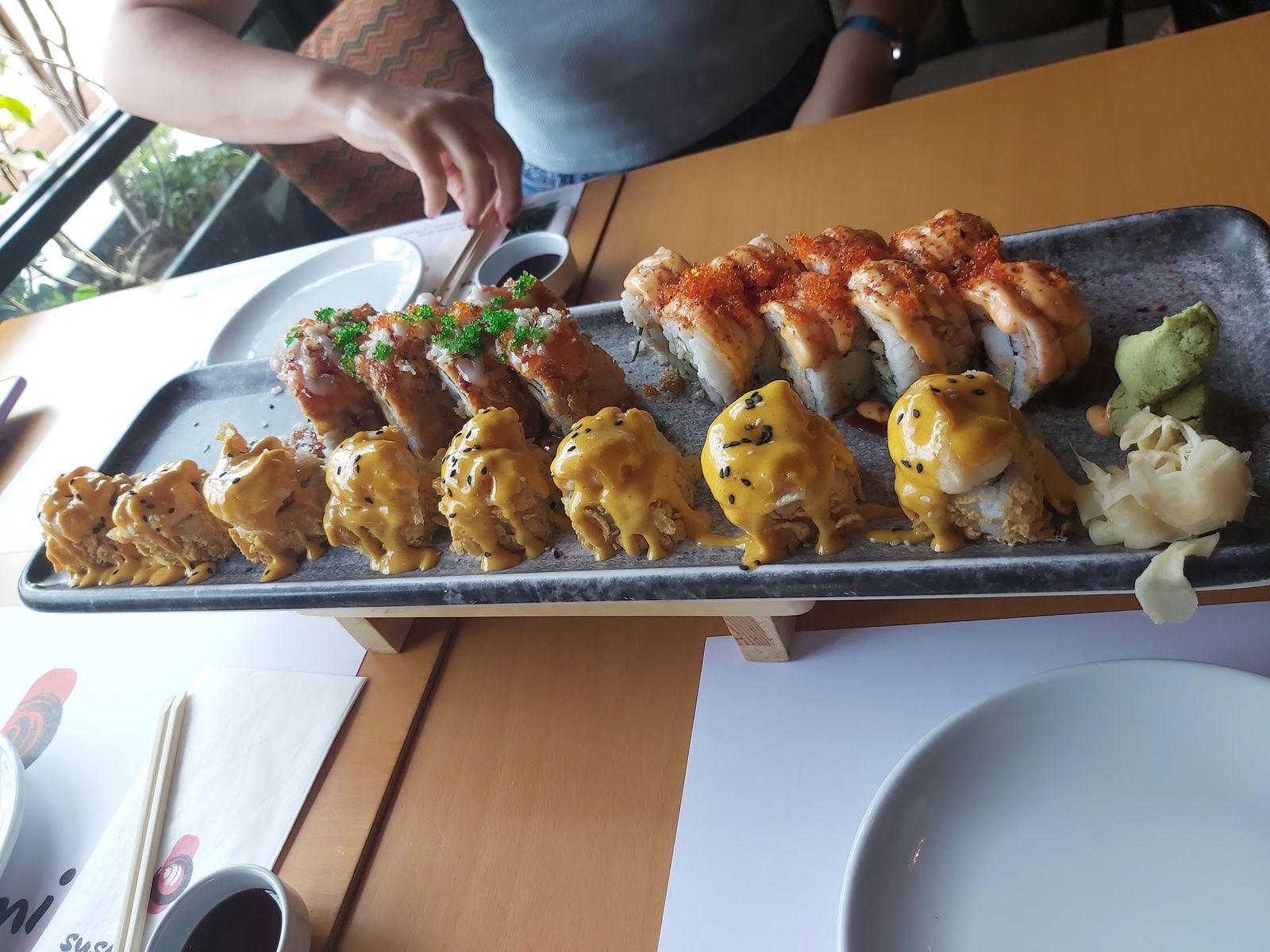 Sushinami Far East Cuisine