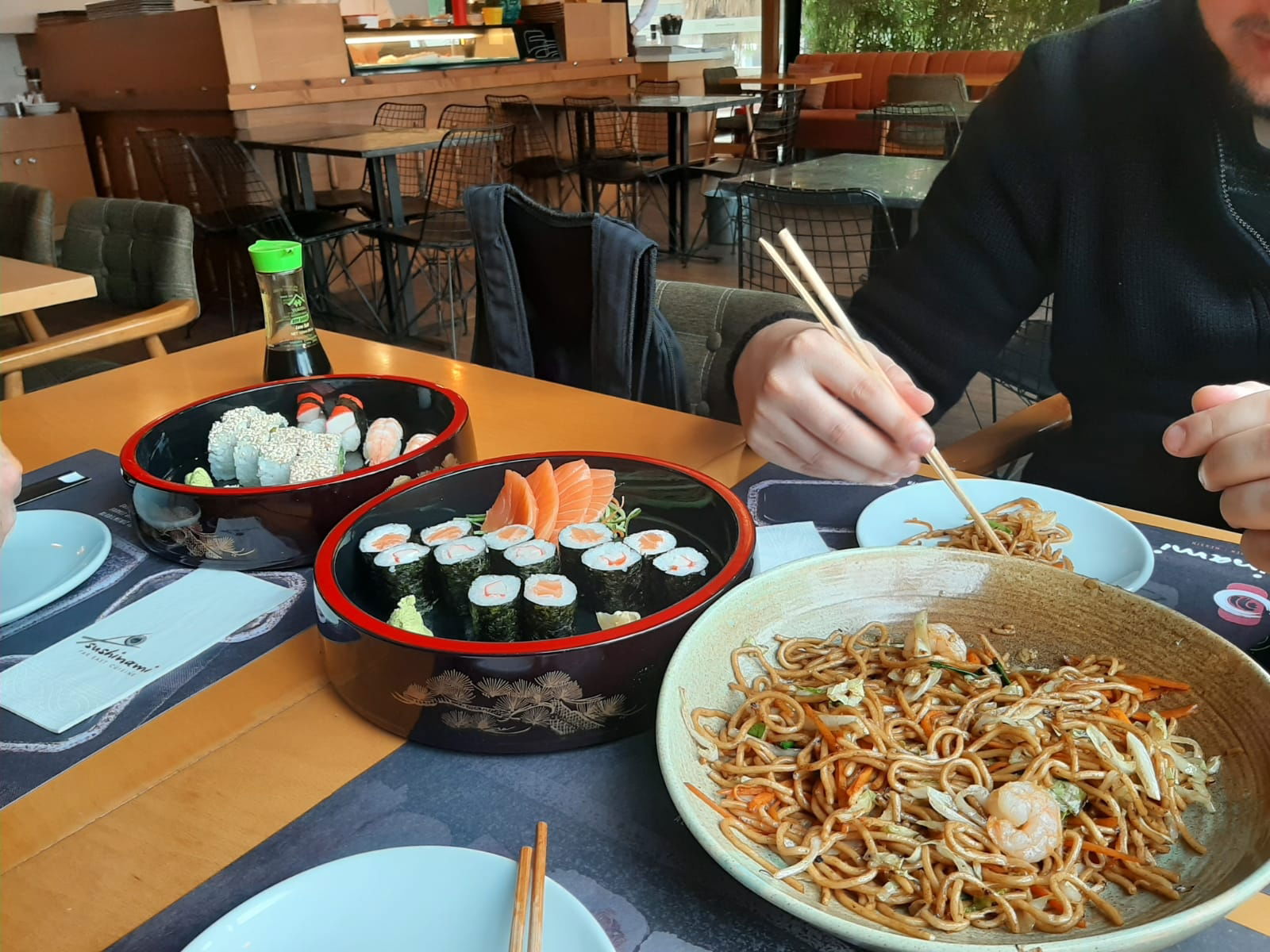 Sushinami Far East Cuisine