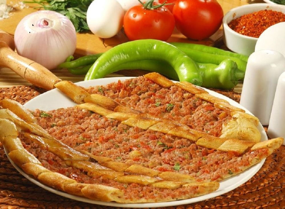 Kıymalı Pide (Kenarlı)