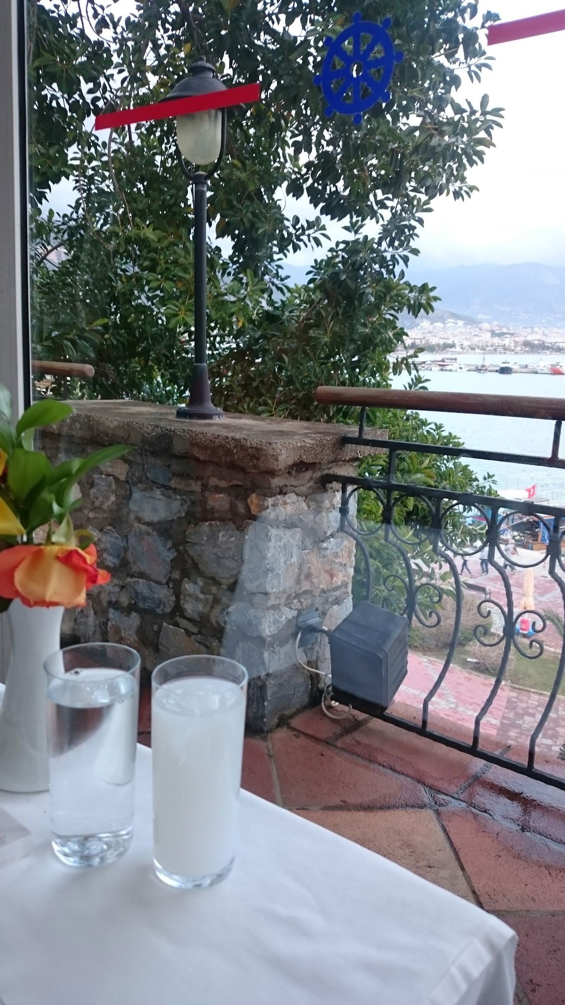 Kaptans Güverte Restaurant & Bar