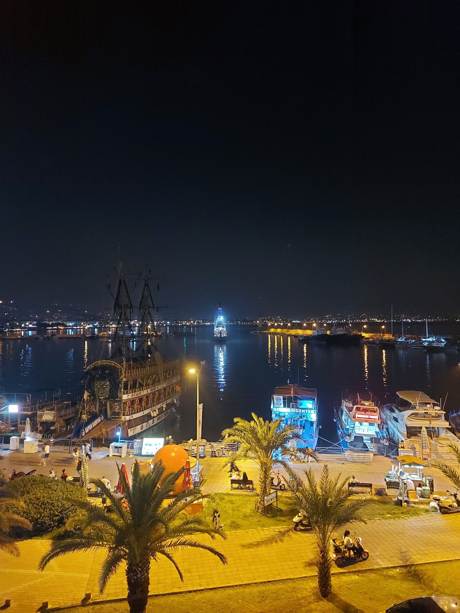 Kaptans Güverte Restaurant & Bar