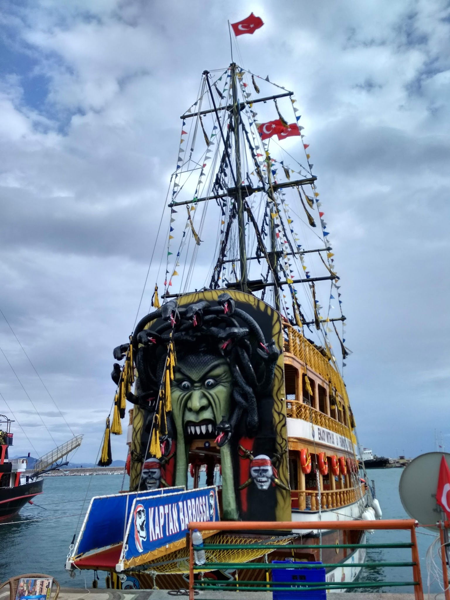 Kaptans Güverte Restaurant & Bar