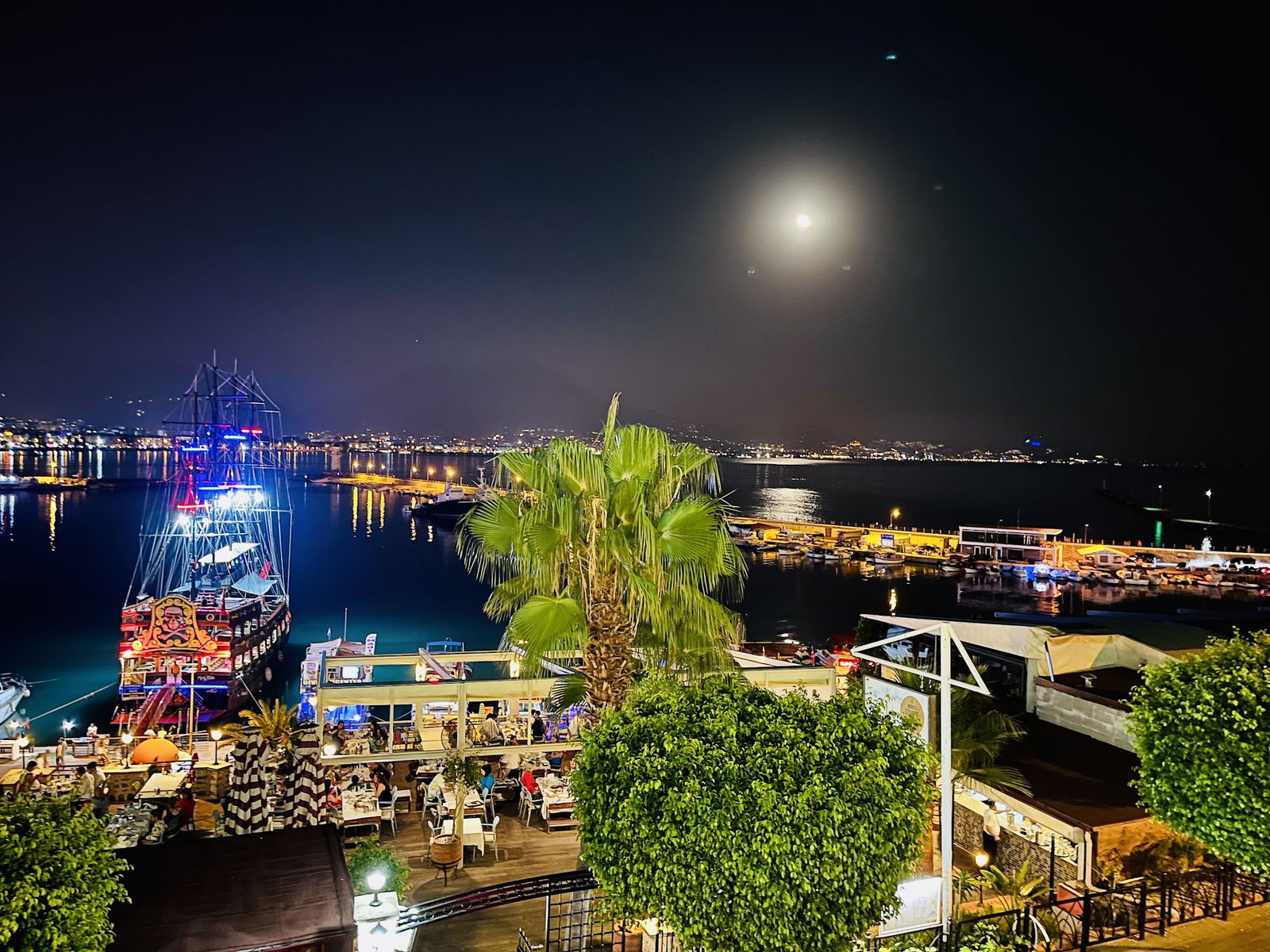 Kaptans Güverte Restaurant & Bar