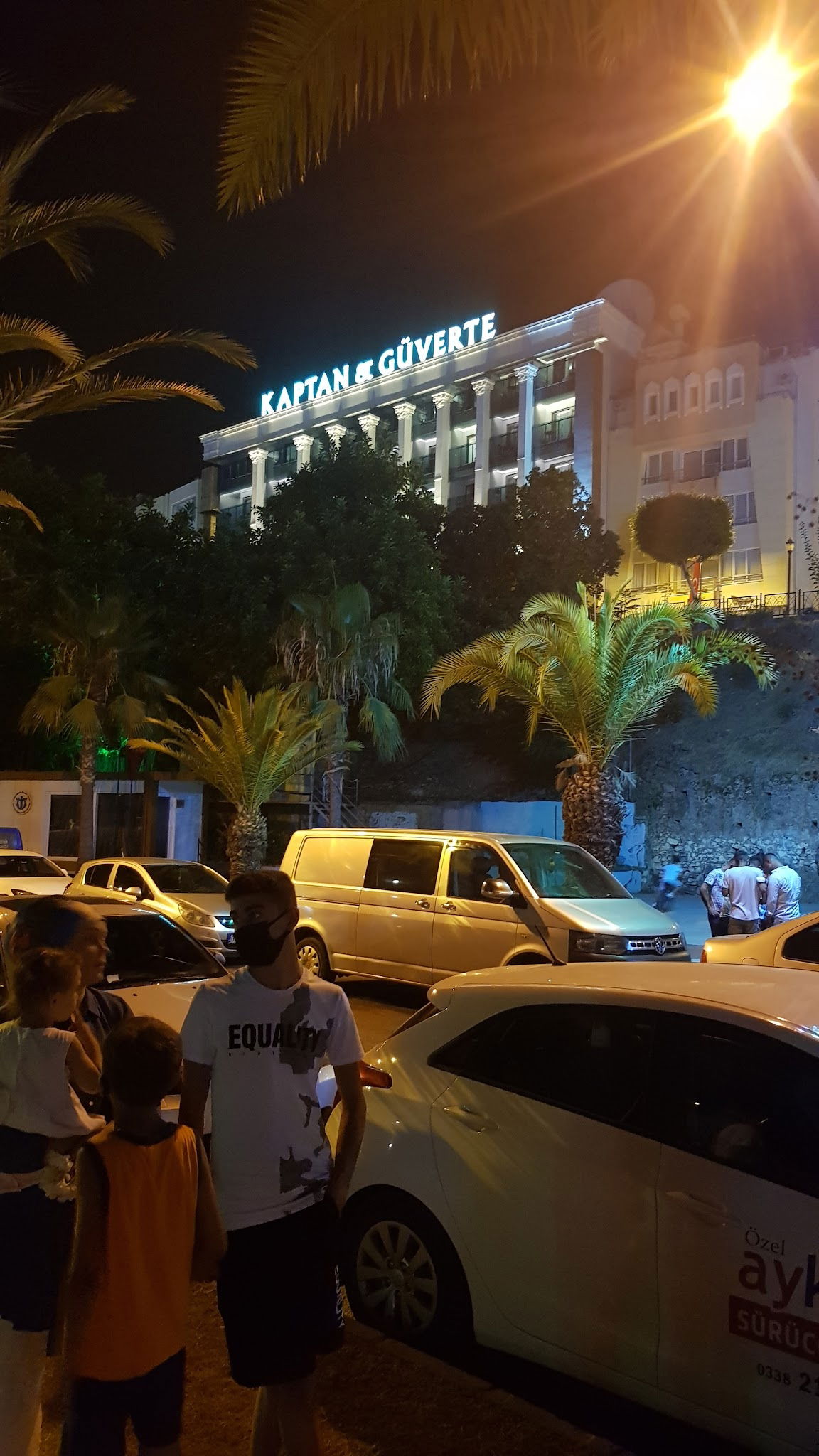 Kaptans Güverte Restaurant & Bar