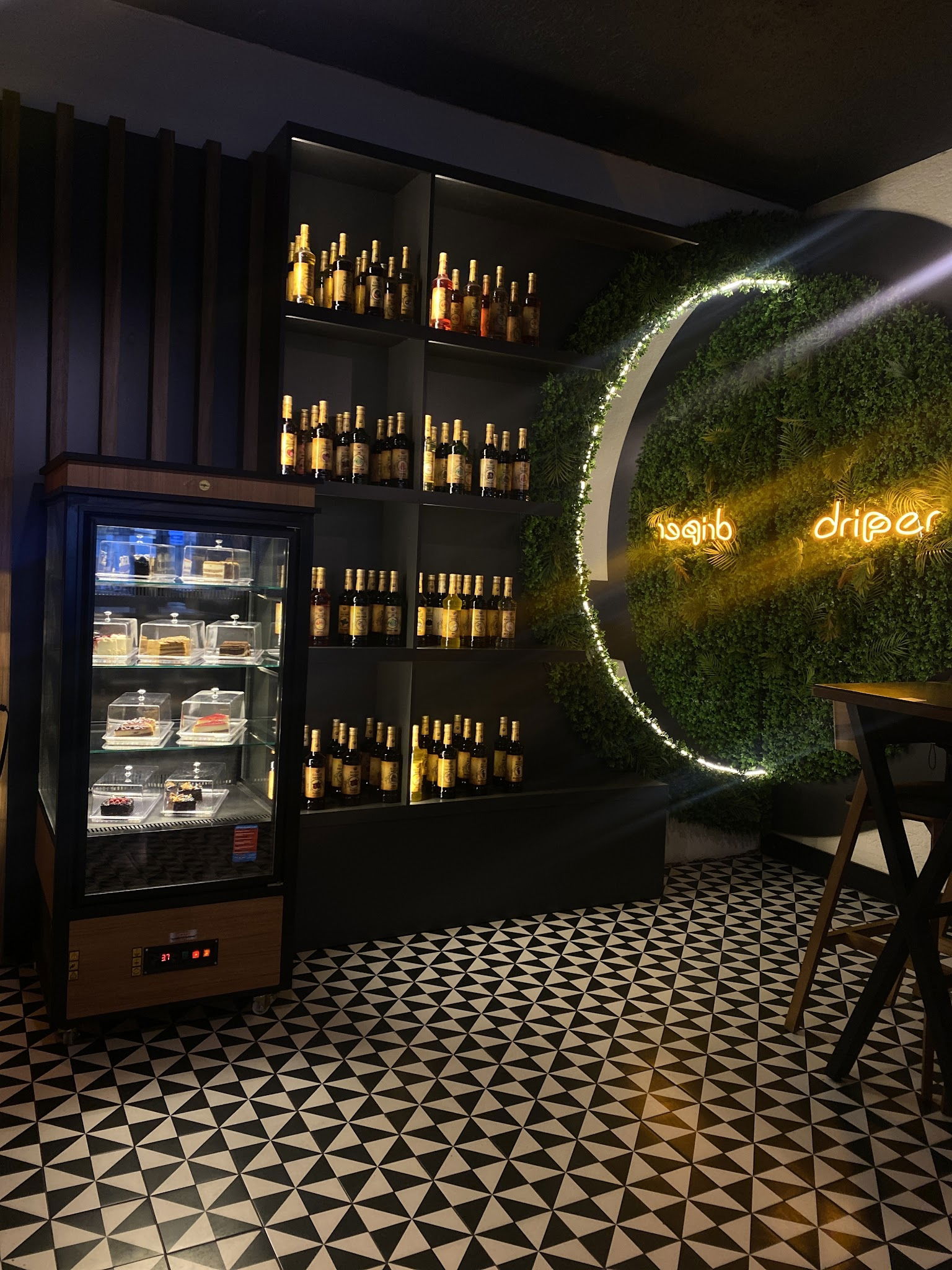 Dripper Coffee House