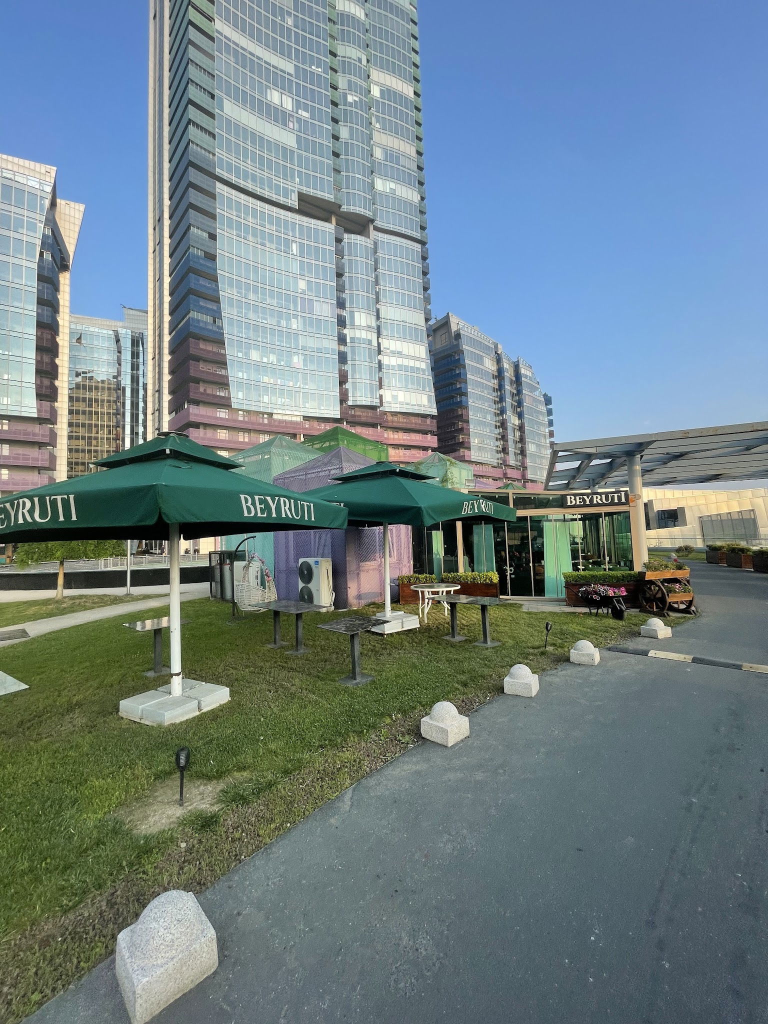 Beyruti Resto & Cafe