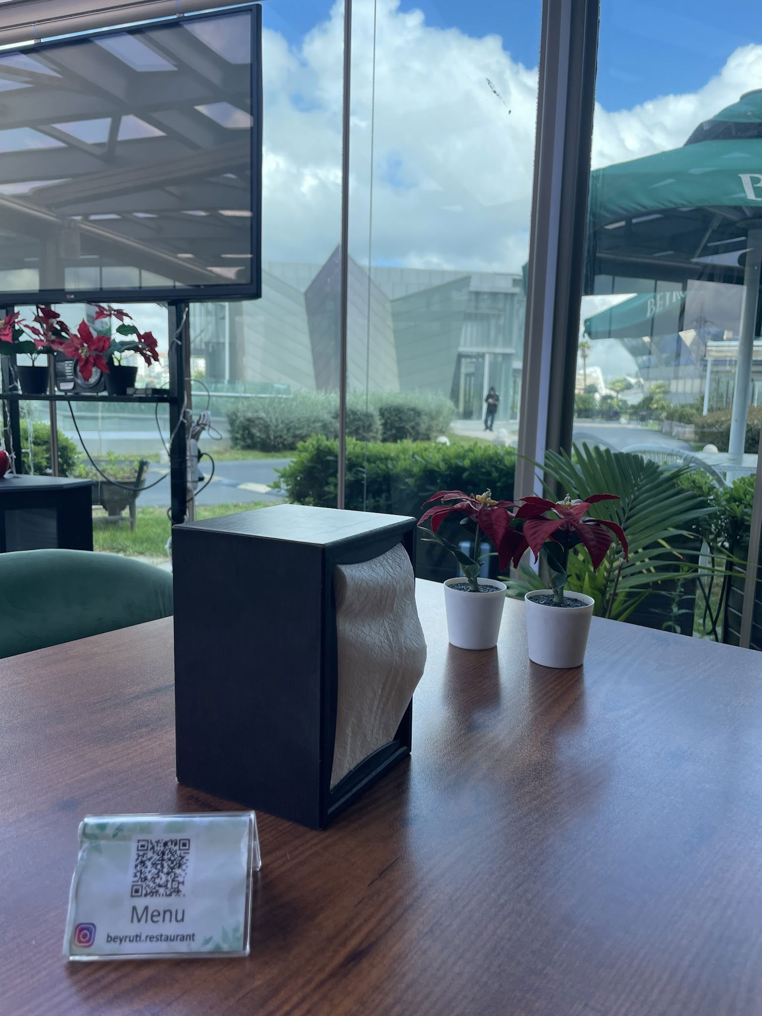 Beyruti Resto & Cafe