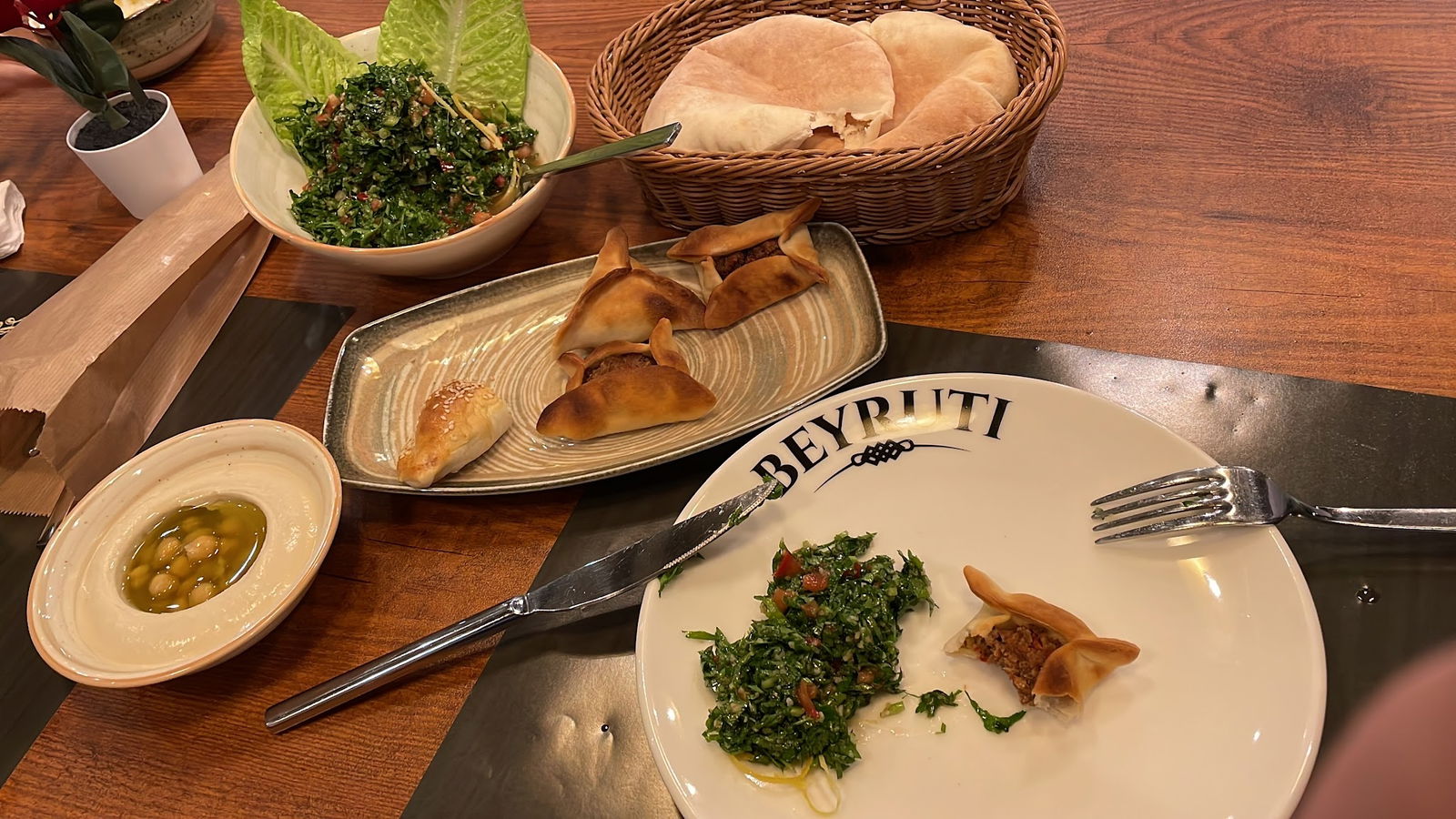 Beyruti Resto & Cafe