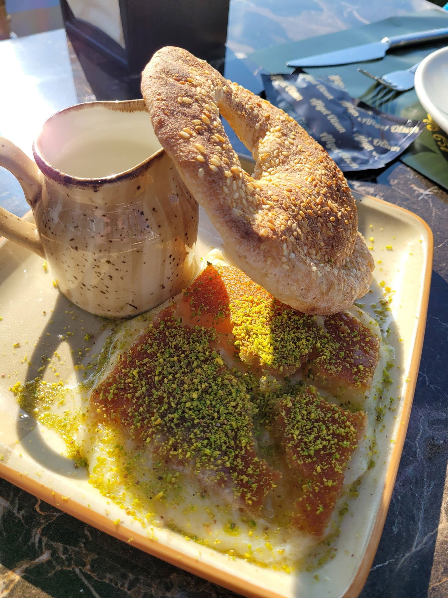 Beyruti Resto & Cafe