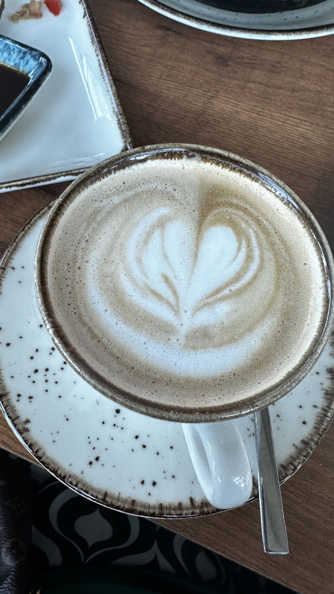 Beyruti Resto & Cafe