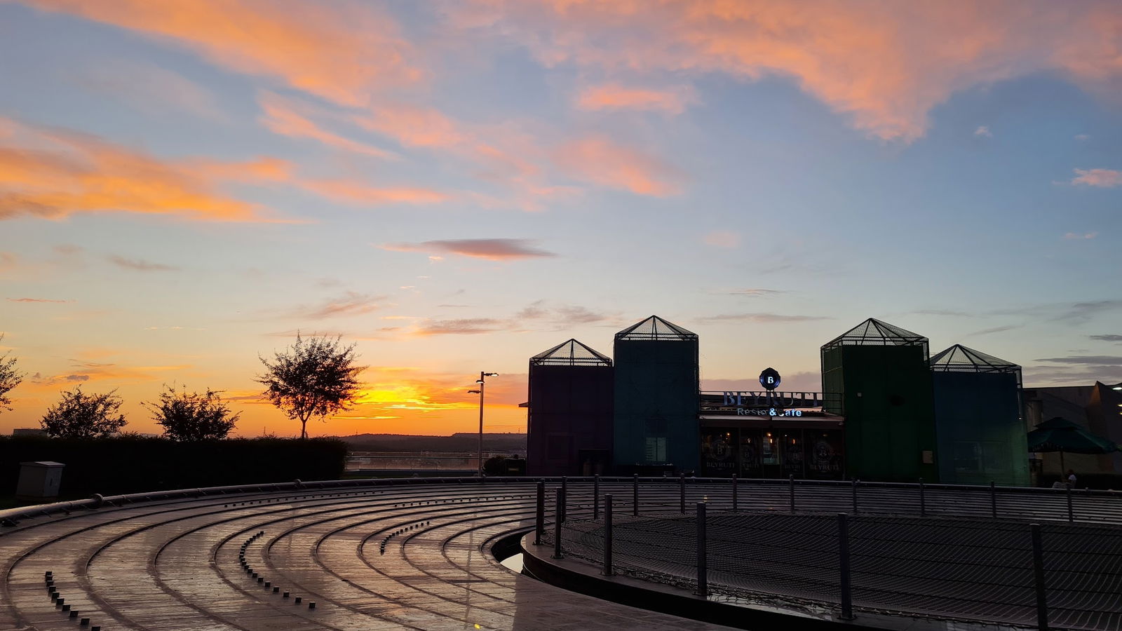 Beyruti Resto & Cafe