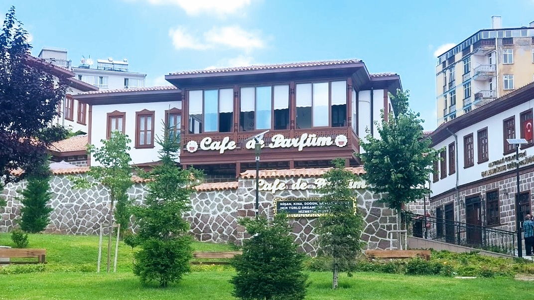Cafe De Parfüm