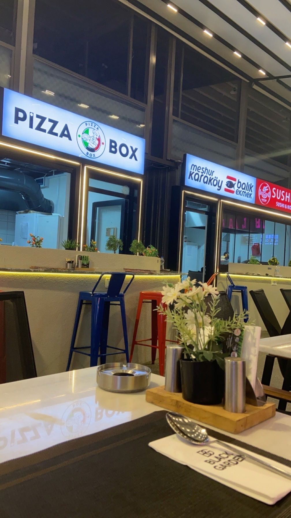 Black Garden Street Food