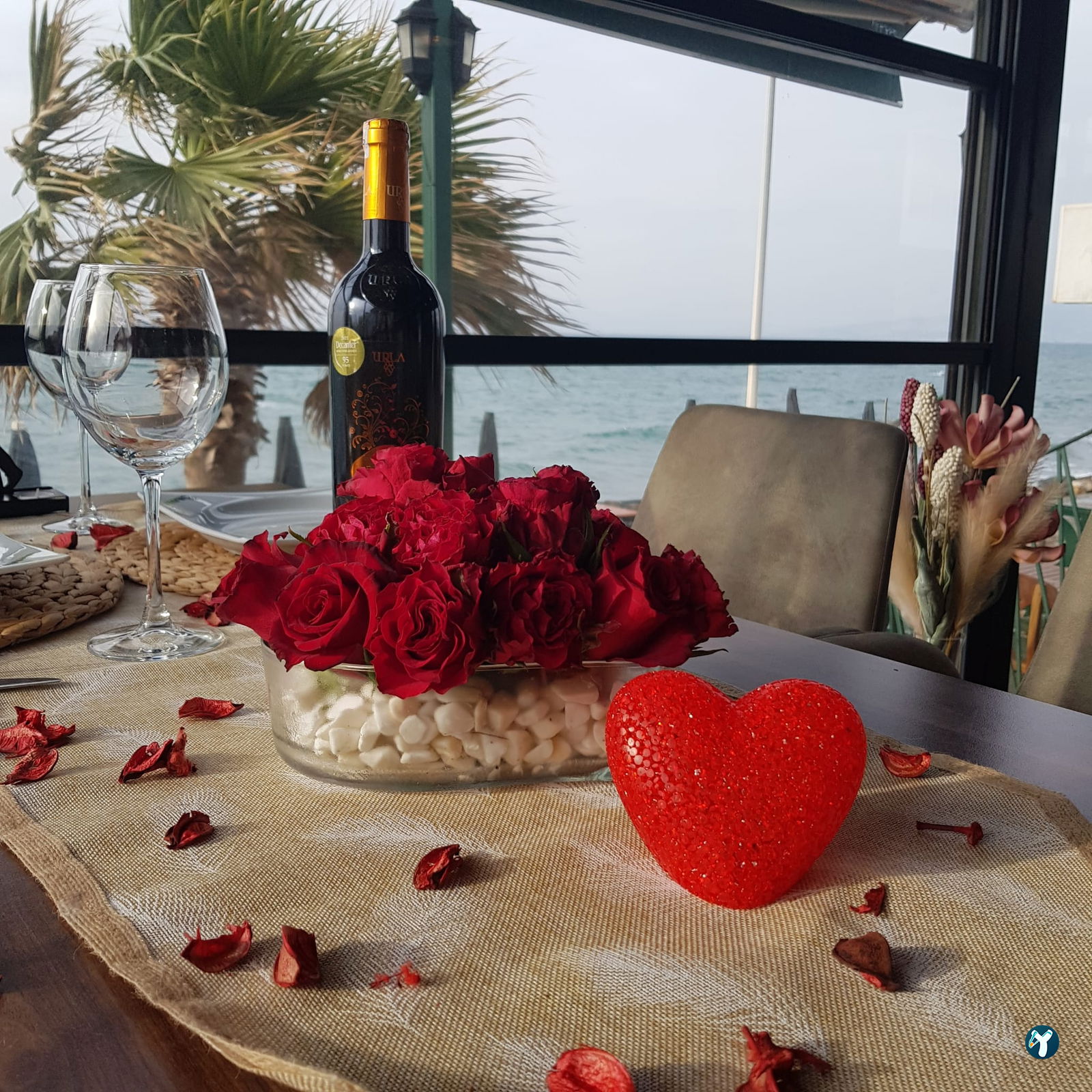 Tapavino Cafe & Restoran Güzelbahçe