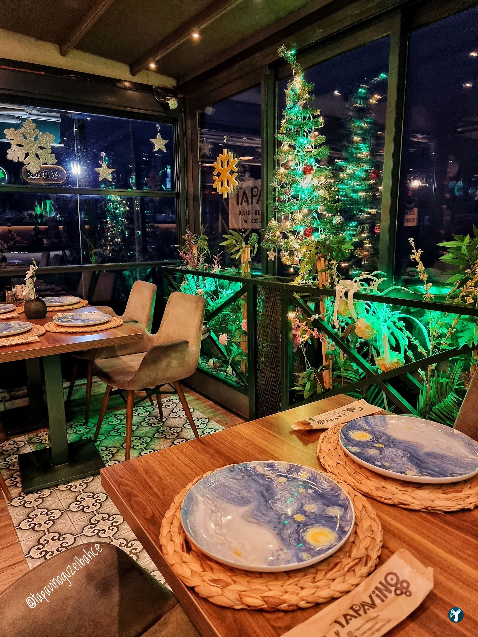 Tapavino Cafe & Restoran Güzelbahçe