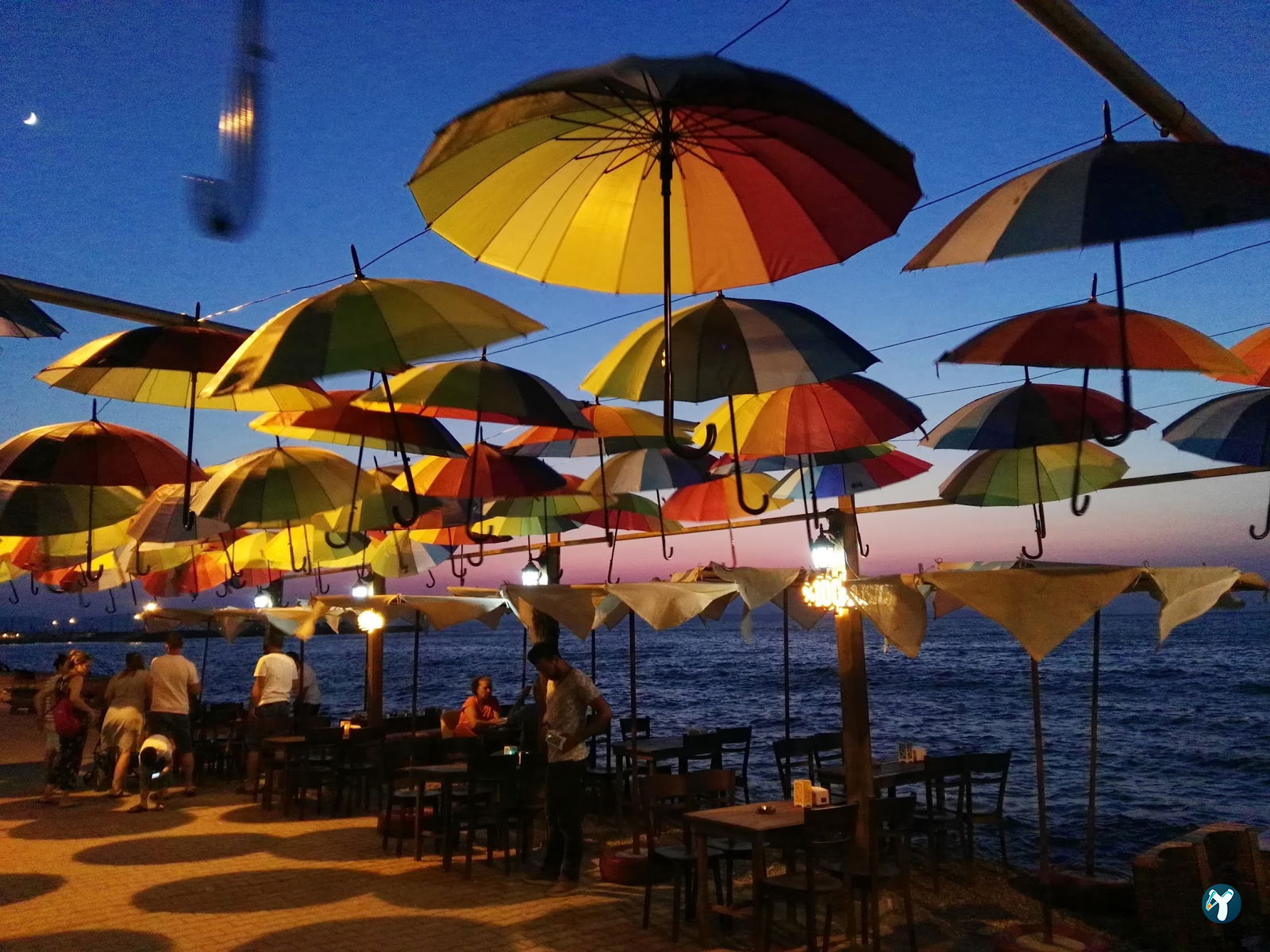 Tapavino Cafe & Restoran Güzelbahçe
