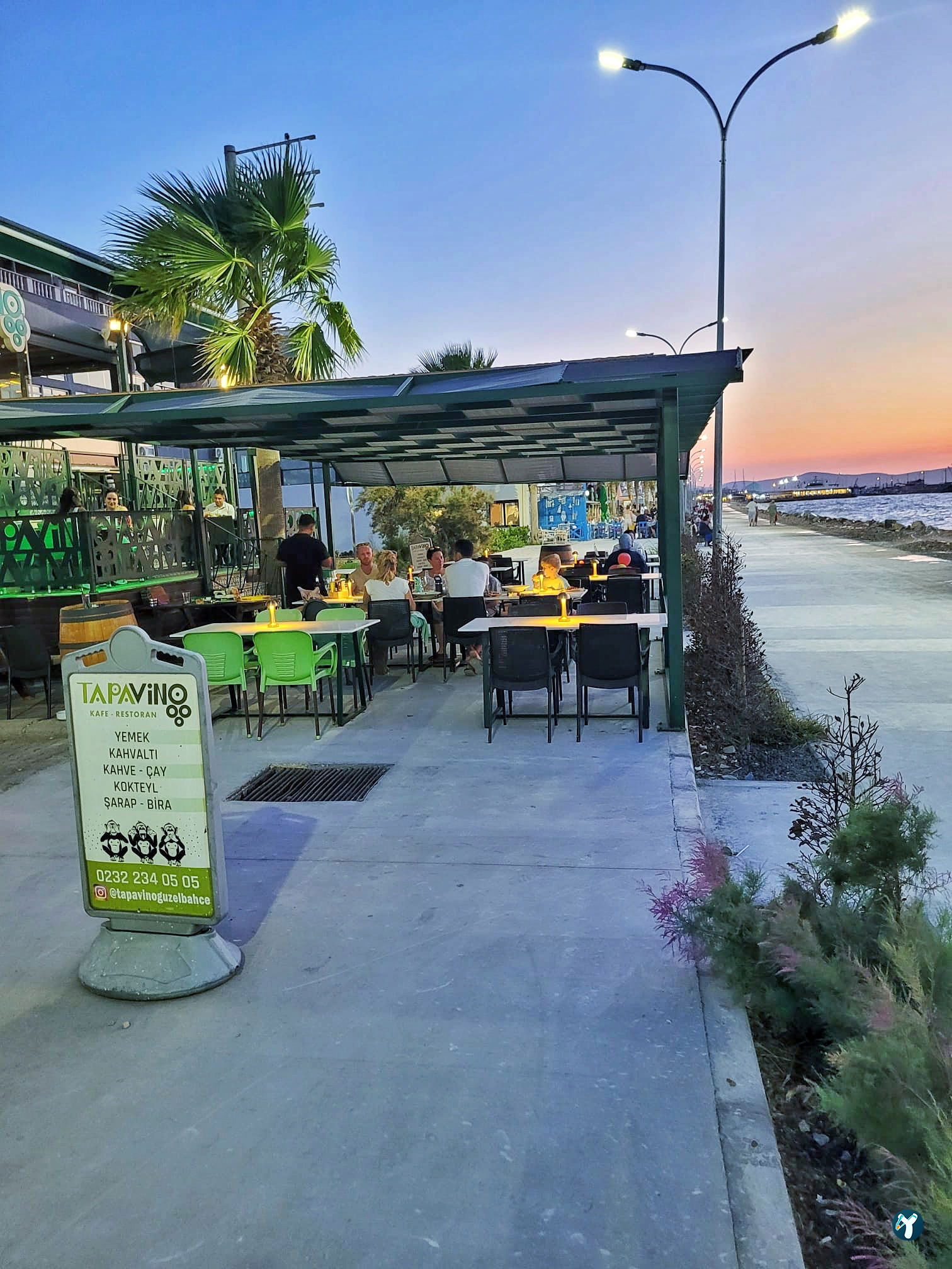 Tapavino Cafe & Restoran Güzelbahçe
