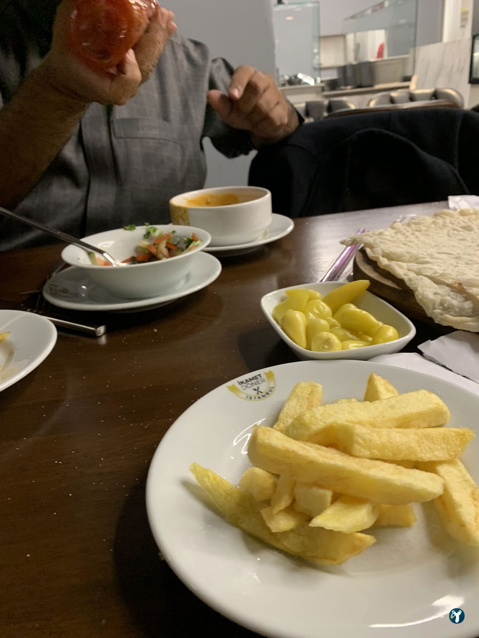 İkamet Döner