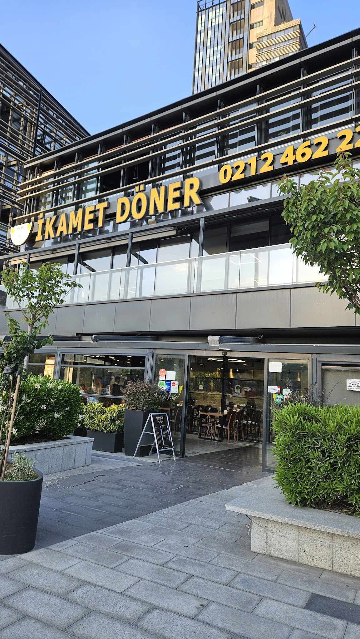 İkamet Döner