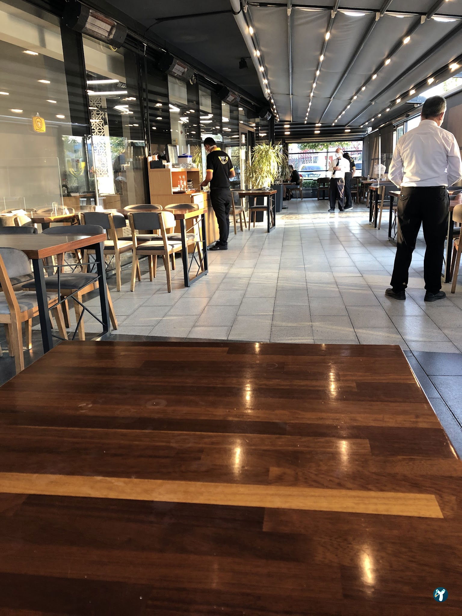 İkamet Döner