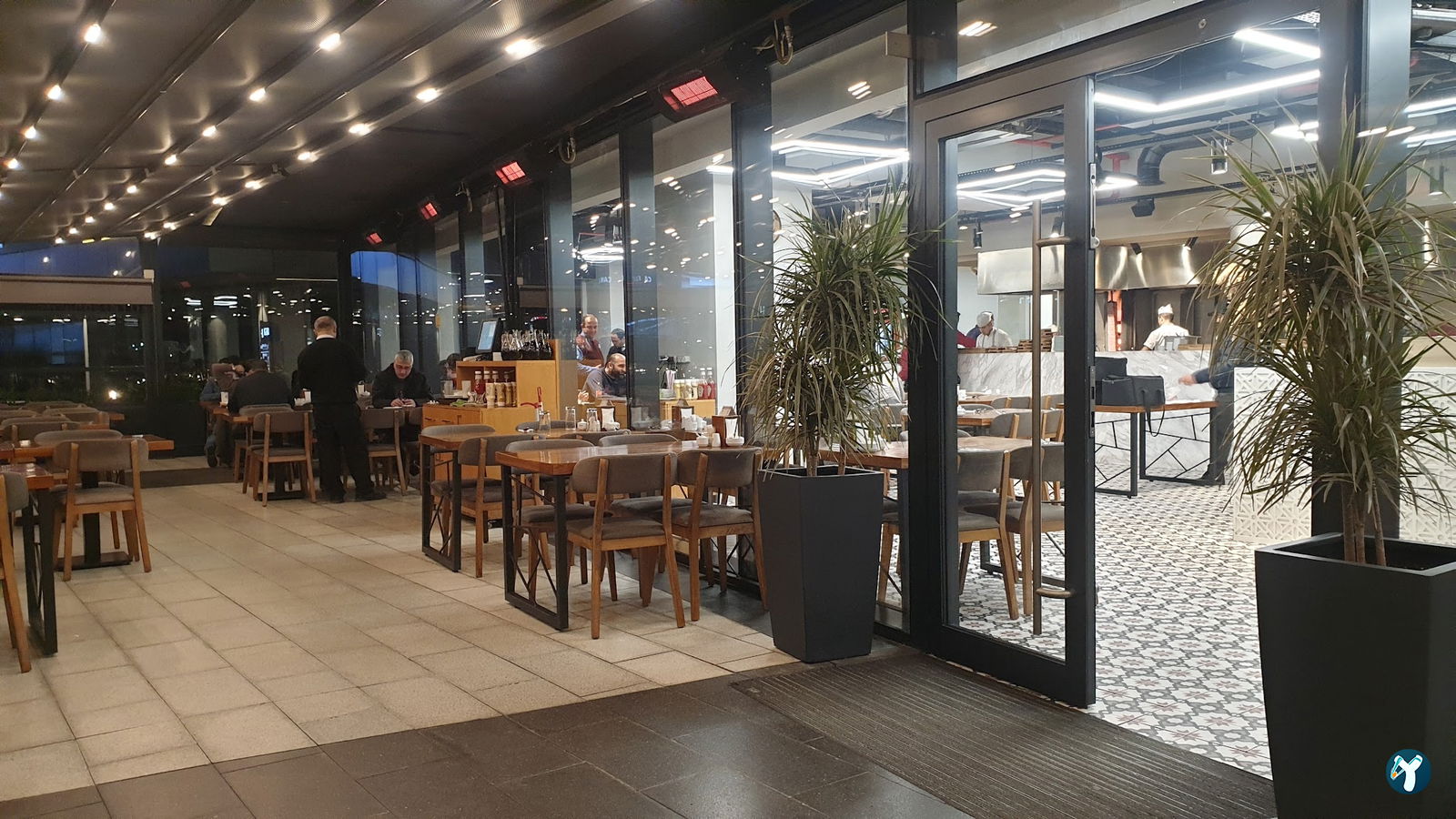 İkamet Döner