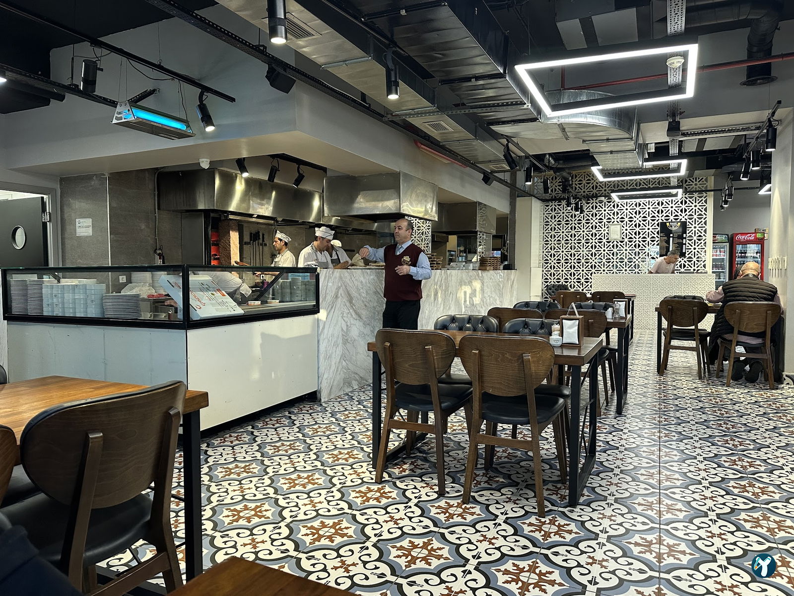 İkamet Döner