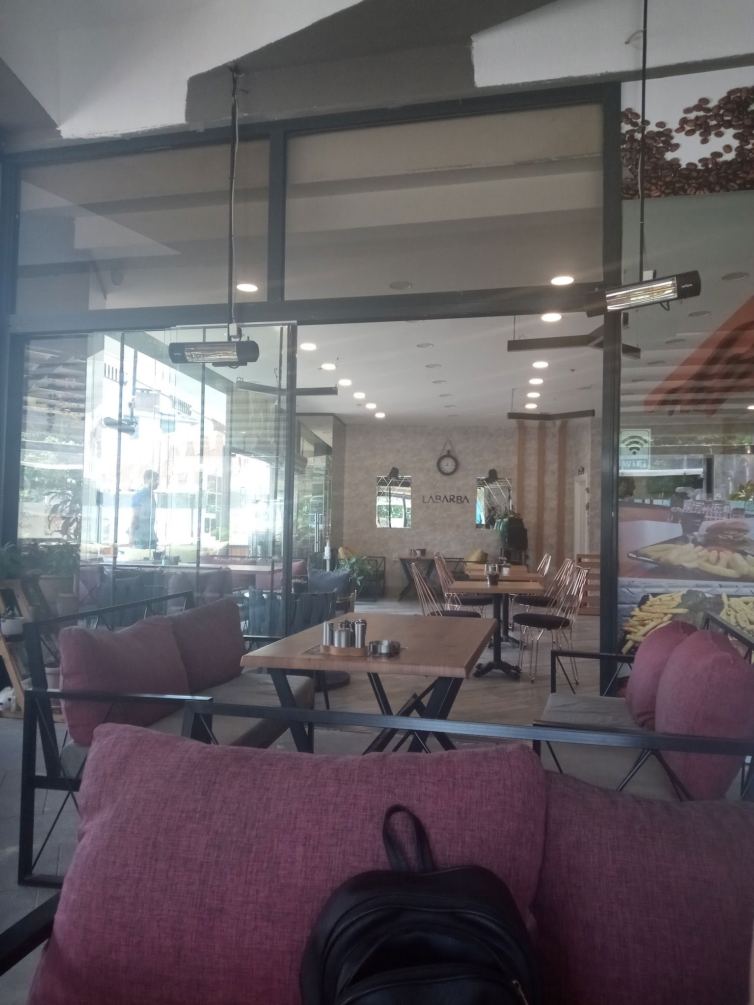 Labarba Cafe & Restorant