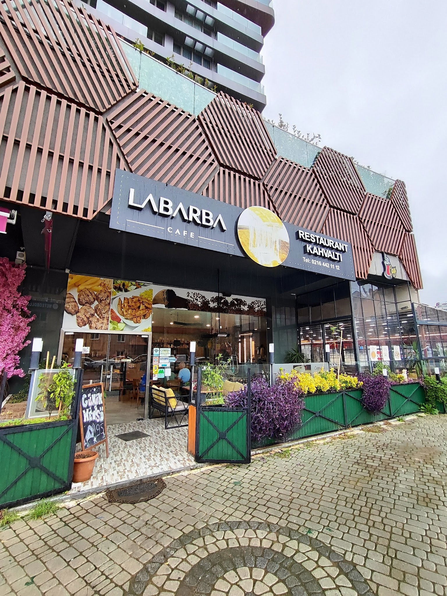 Labarba Cafe & Restorant