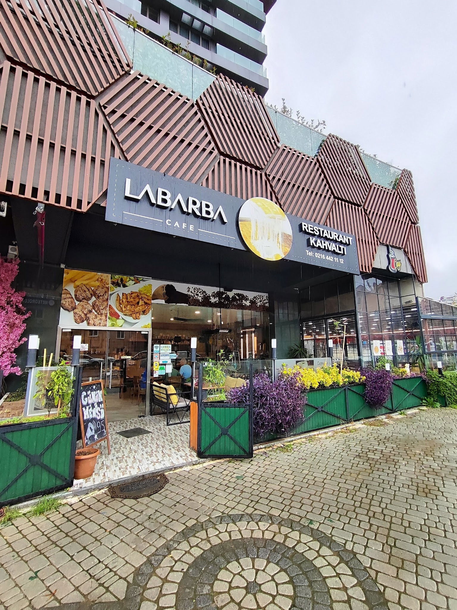 Labarba Cafe & Restorant