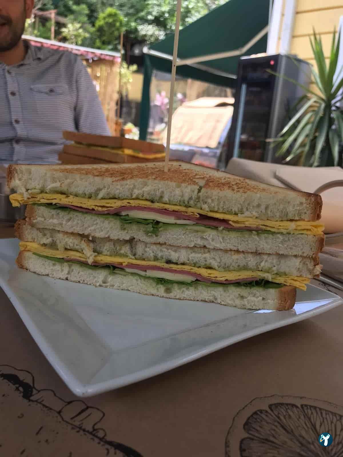 Raven Cafe Kuzguncuk