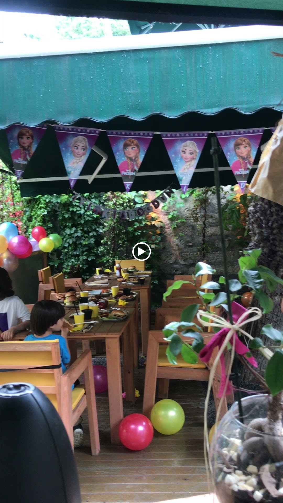 Raven Cafe Kuzguncuk