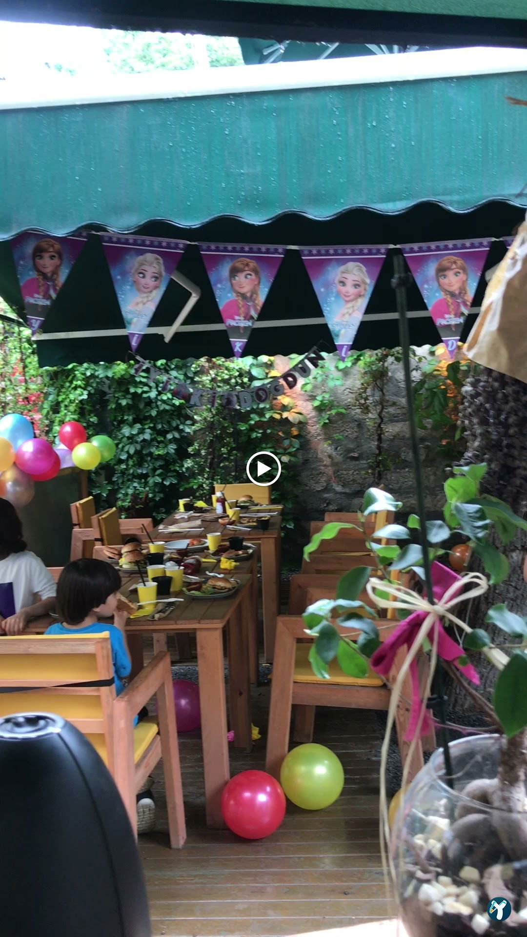 Raven Cafe Kuzguncuk