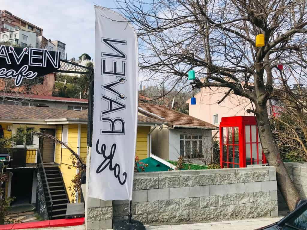 Raven Cafe Kuzguncuk