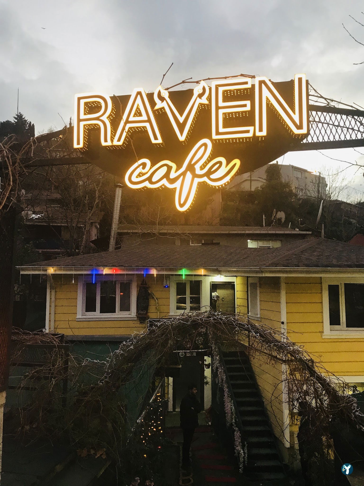 Raven Cafe Kuzguncuk