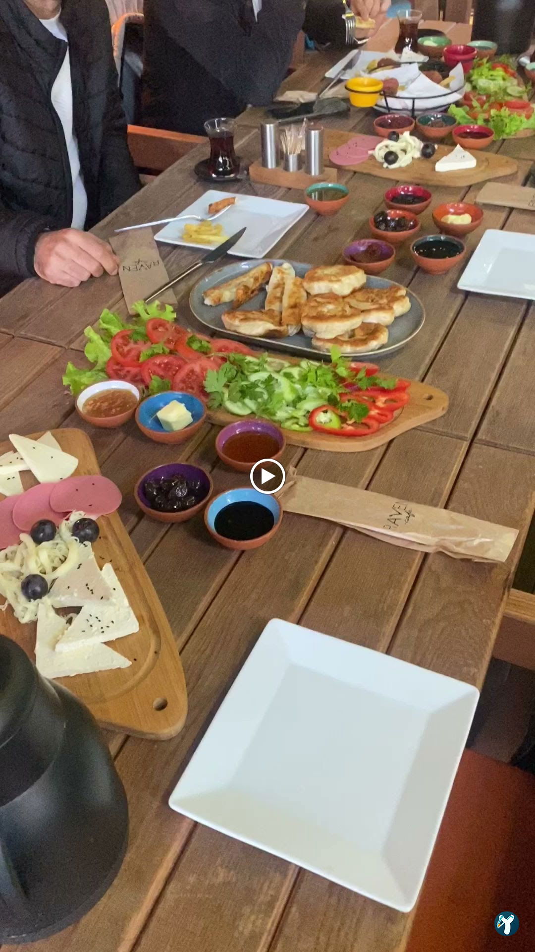 Raven Cafe Kuzguncuk