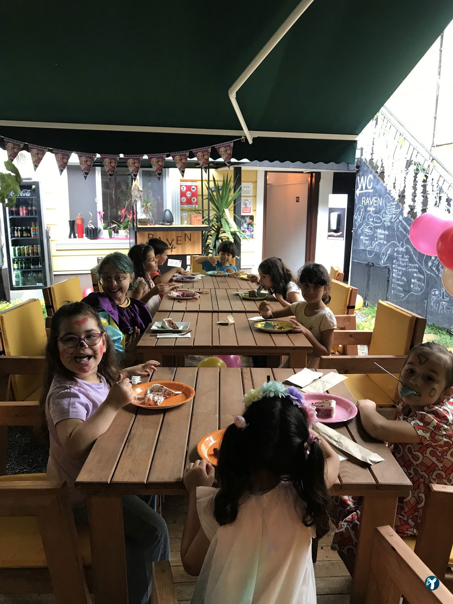Raven Cafe Kuzguncuk