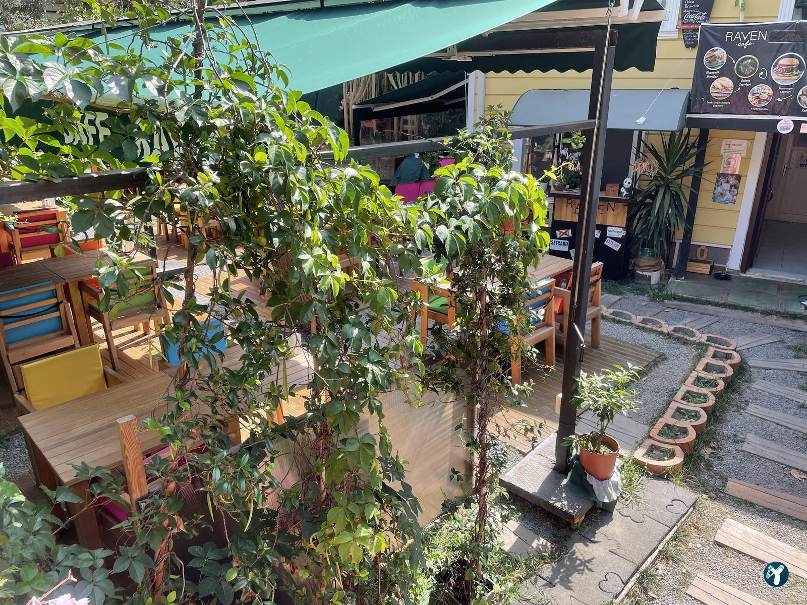 Raven Cafe Kuzguncuk