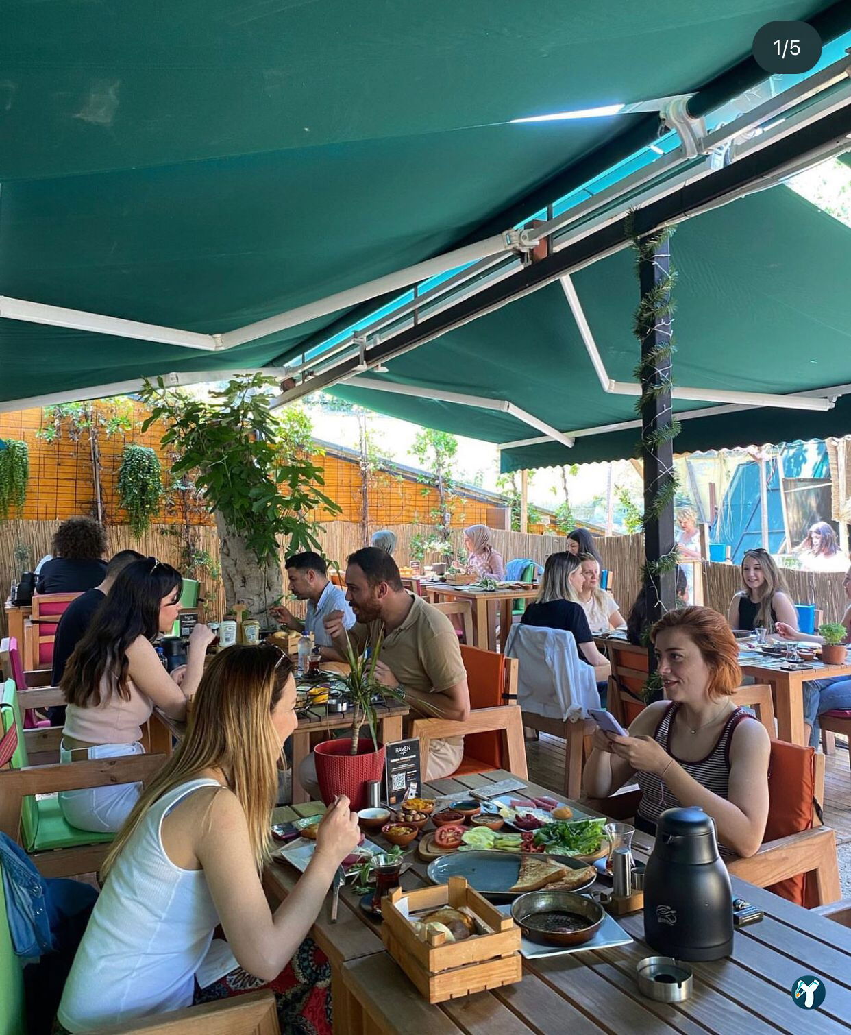 Raven Cafe Kuzguncuk