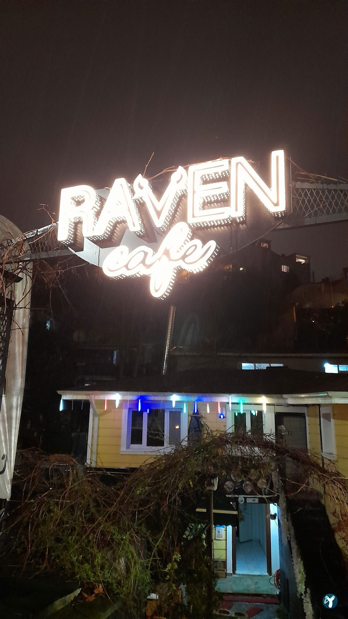 Raven Cafe Kuzguncuk