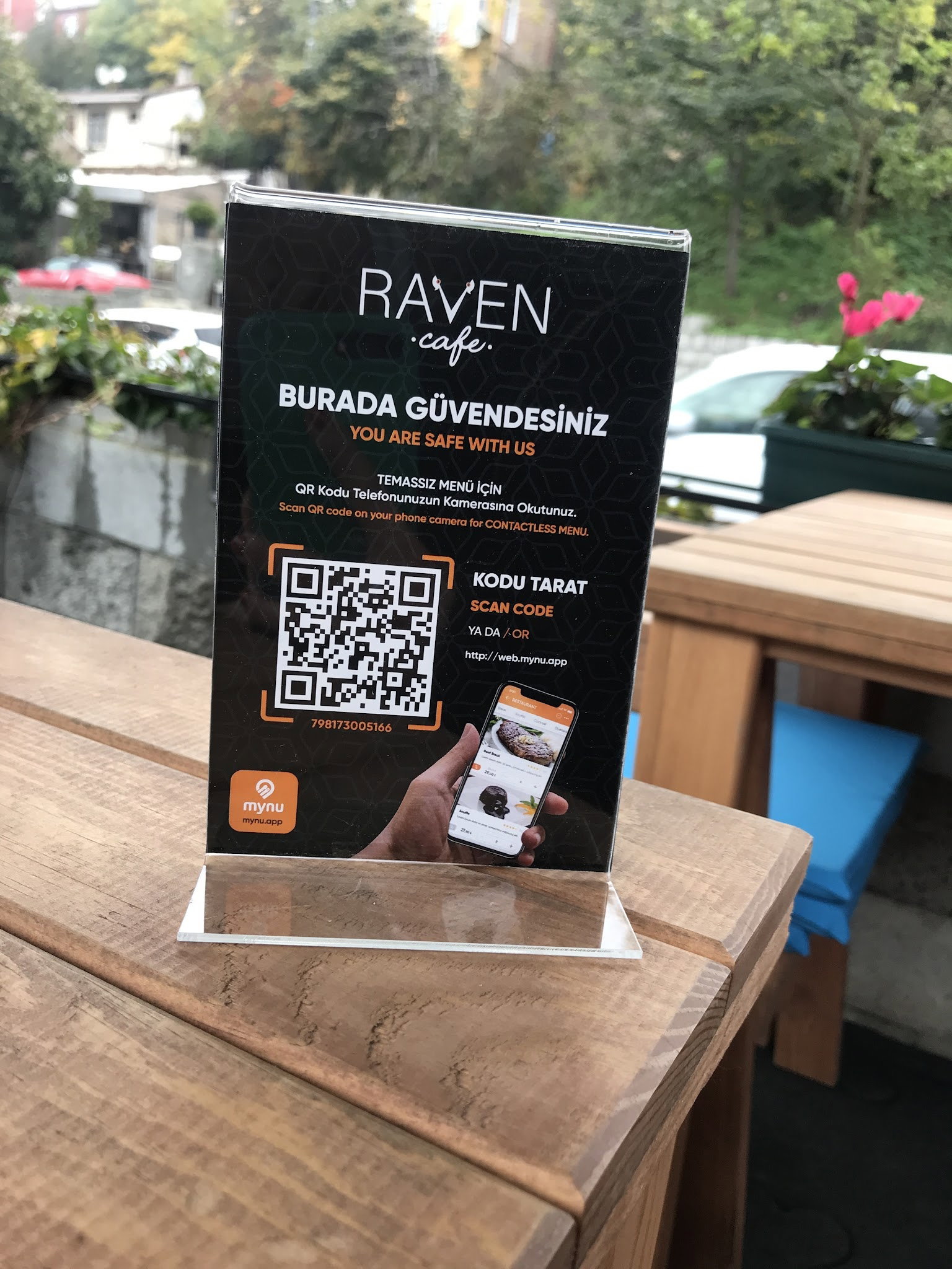 Raven Cafe Kuzguncuk