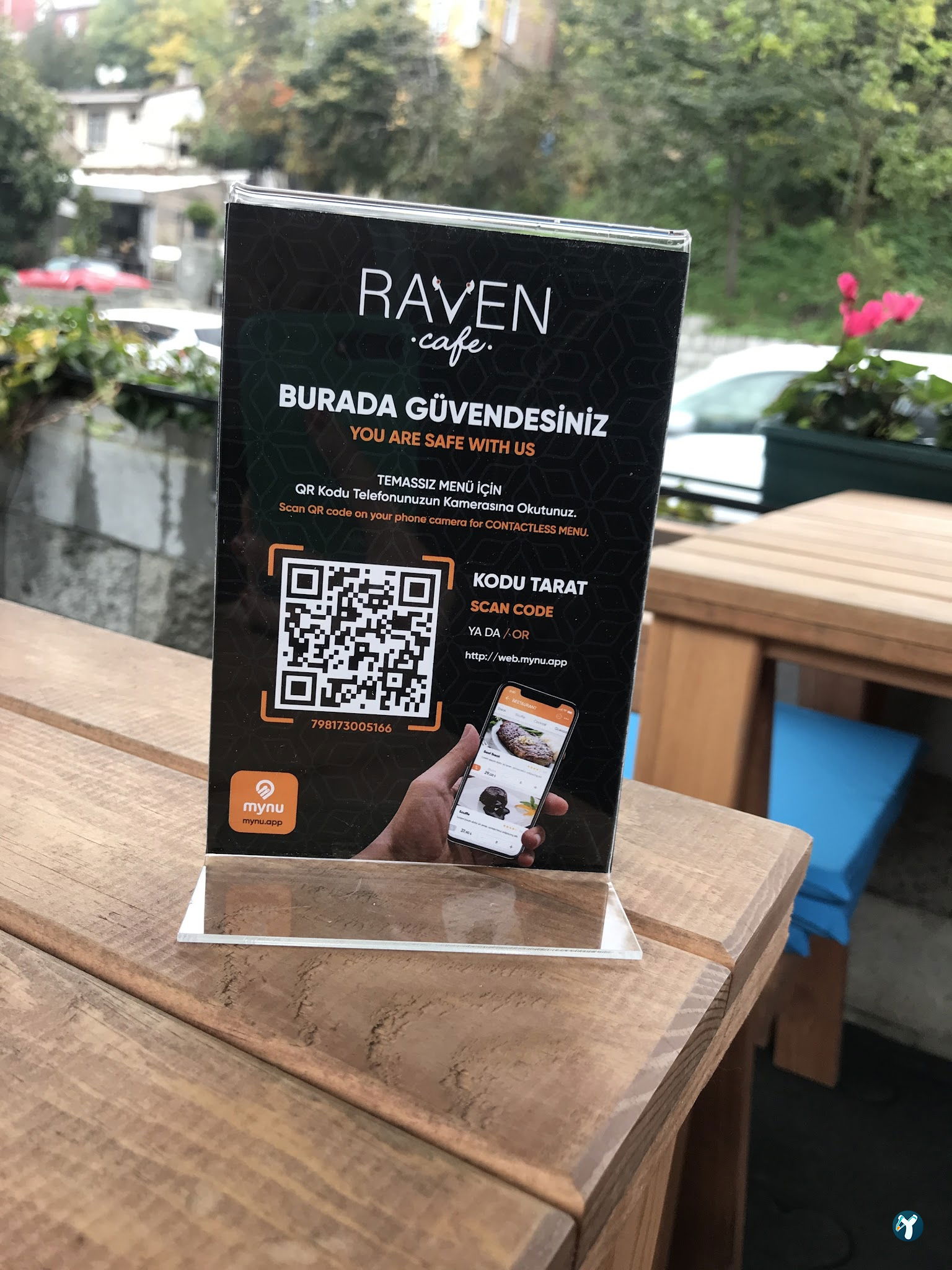 Raven Cafe Kuzguncuk