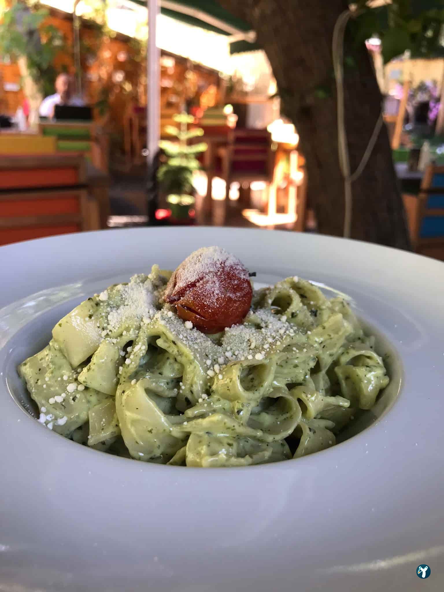 Raven Cafe Kuzguncuk