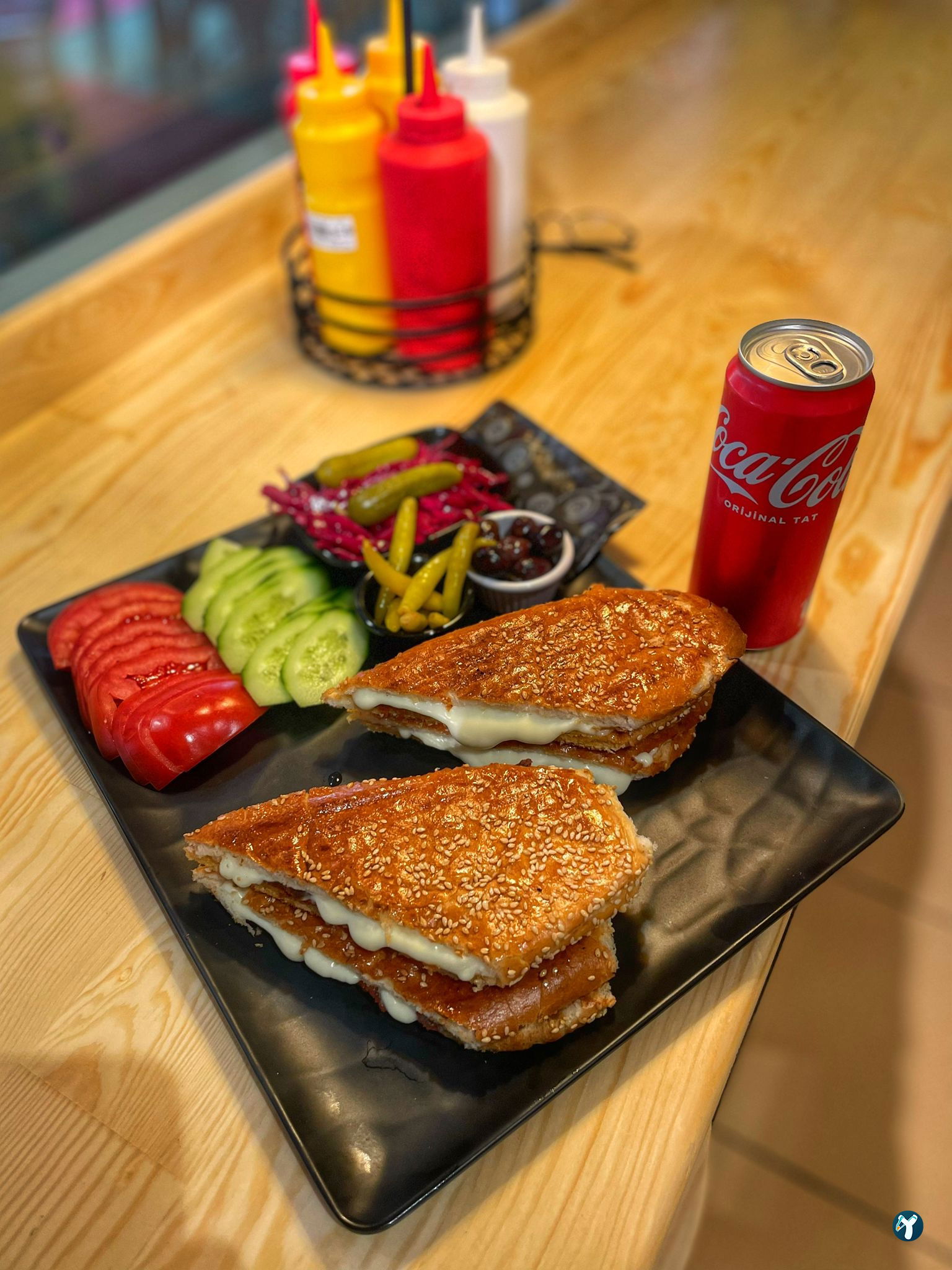 Cafe Ki̇vi̇