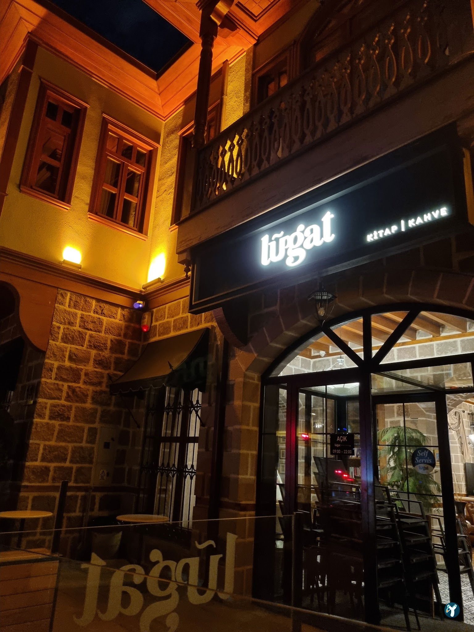 Lugat Kitap Kahve